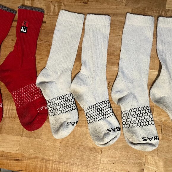 Lot of 3 pairs Men's Medium 6-9 Bombas Crew Socks Red and White - Picture 3 of 4